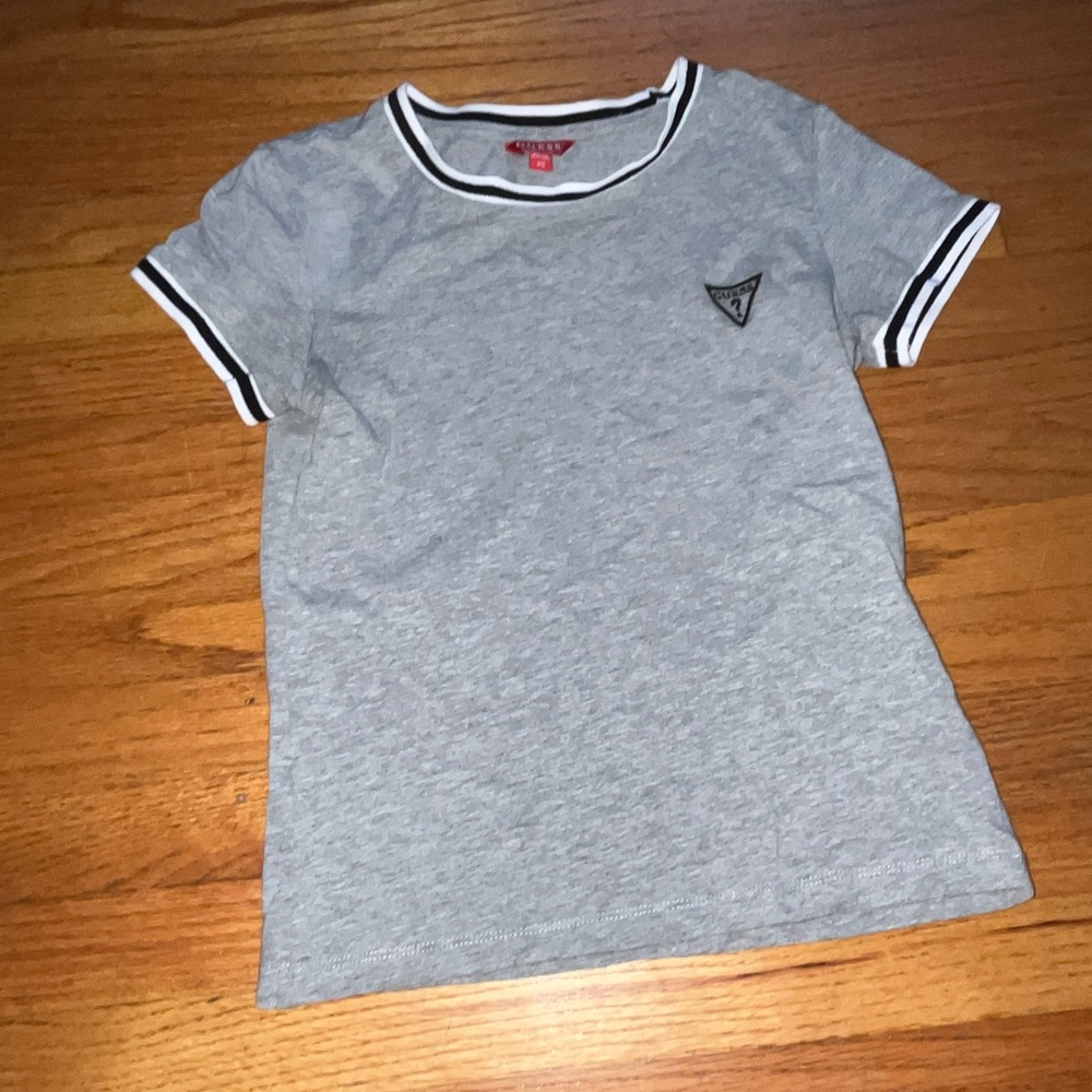 Guess gray top